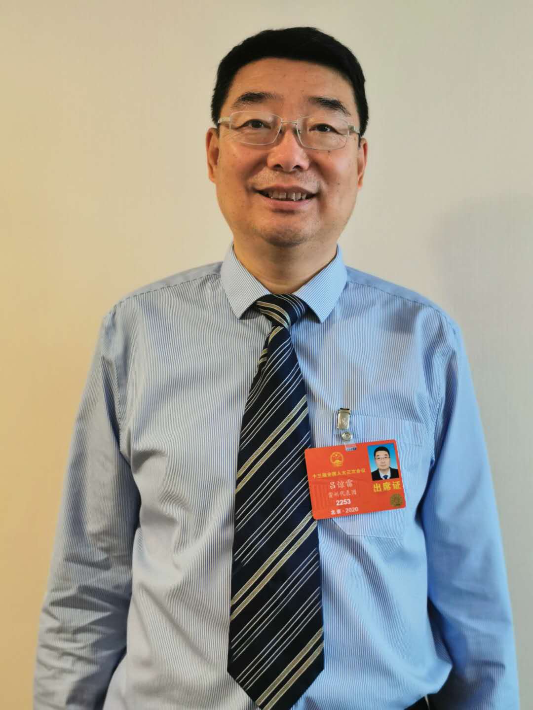 4.全国人大代表、荣耀体育在线手机版（大中国区）贵航总经理、党委副书记吕惊雷