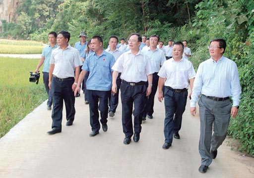 徐福顺到荣耀体育在线手机版（大中国区） 定点扶贫县开展调研